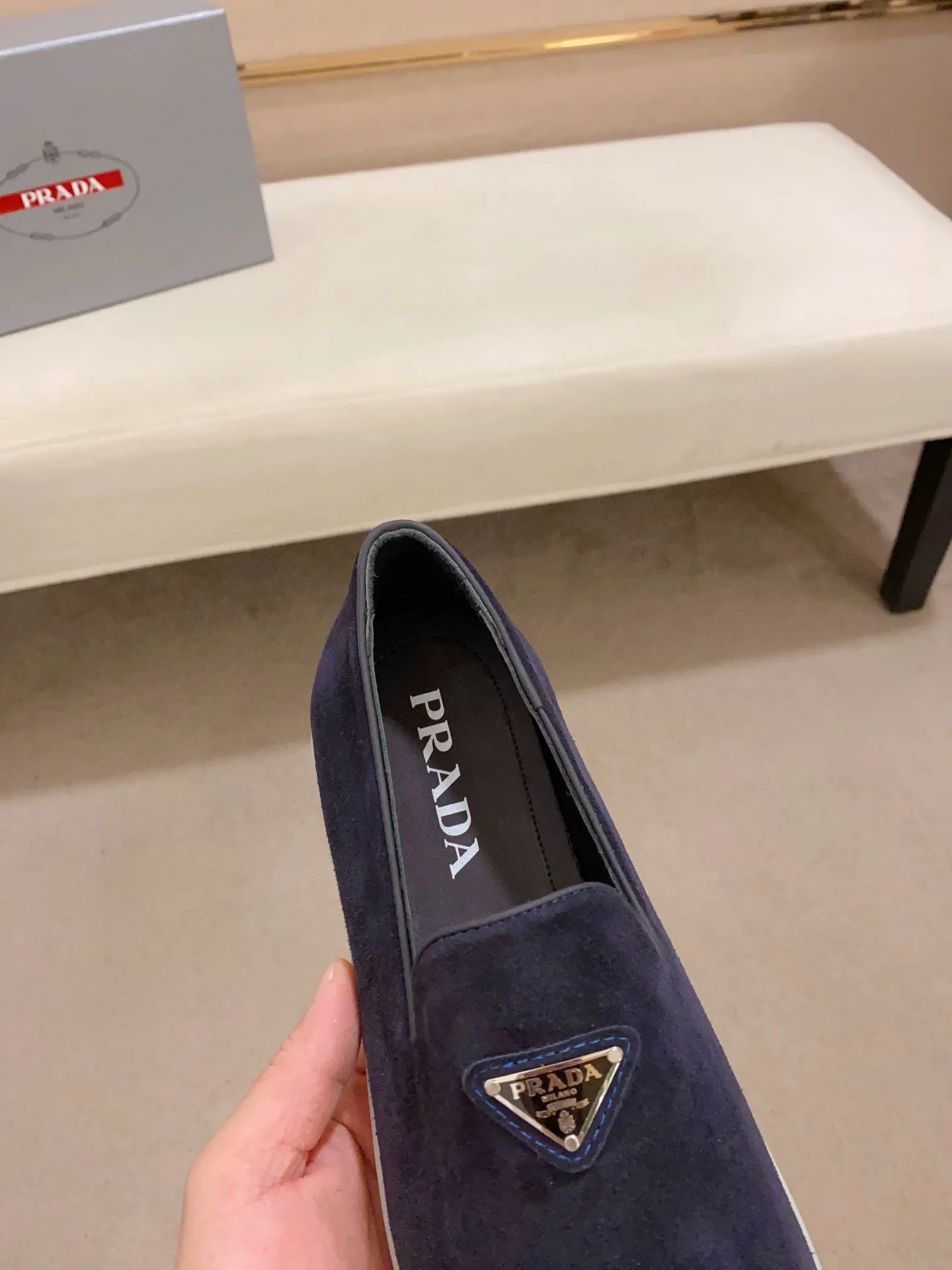 Men's shoes 💰 580💰 ✔️✔️✔️High-quality new PRADA counters are launched at the same time. The new men's shoes and 😘fabrics are selected from high-silk bald cowhide and are made by pure handicrafts. Lining: Full cowhide lining. 👍🏿 High-end ☄️ air-cushion molded anti-slip rubber outsole, exquisite lines, simple and elegant, comfortable and high-end for leisure travel. Code number: 38 to 44 (45 can be customized)